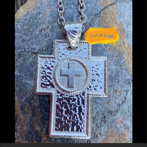 Montana Silversmith Hammered Cross Necklace - Picture 1 of 6